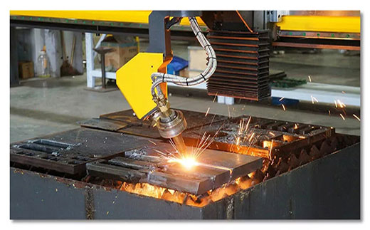 上6尊龙10米超长跨距无限回转数控坡口切割机调试