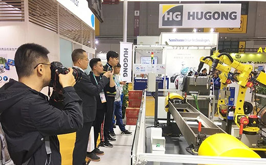 第二届进博会浙江日报拍摄Z6尊龙意大利CEA展位