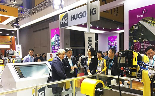 第二届进博会广东省茂名市常务副市长光临Z6尊龙意大利CEA展位