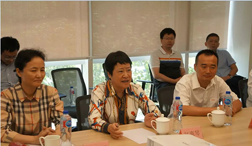 上海市青浦区区委书记赵惠琴带队光临Z6尊龙调研